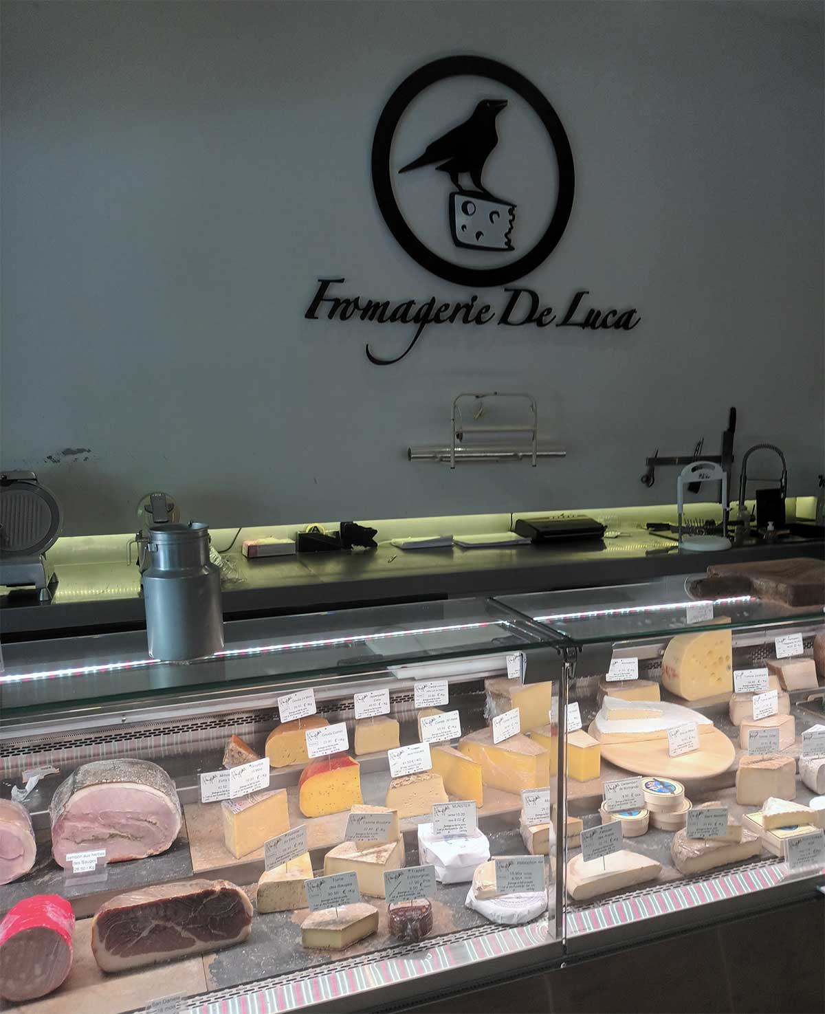 Intérieur de la boutique de la Fromagerie de Luca